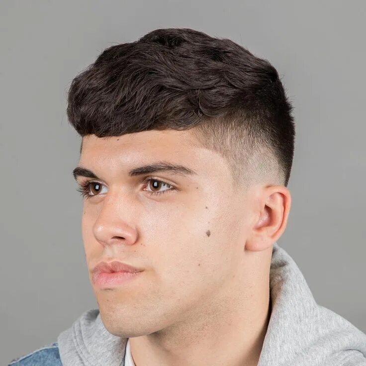 Прическа для жестких волос для мужчин The Best Men's Haircuts For Thick Hair Haircuts for men, Thick hair styles, Mens