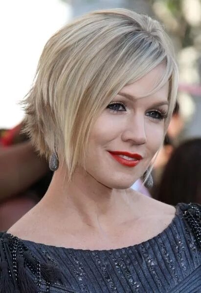 Прическа для жидких тонких волос женщине Jennie Garth choppy cut Short hair cuts, Hair cuts, Cute hairstyles for short ha