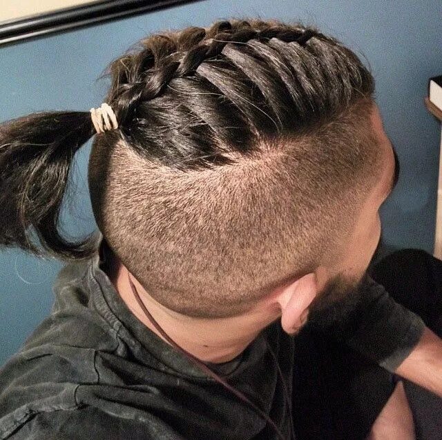 Прическа дракончик мужская Man Bun Braids: A Surprising New Men's Hair Trend to Try in 2023 Mens braids hai