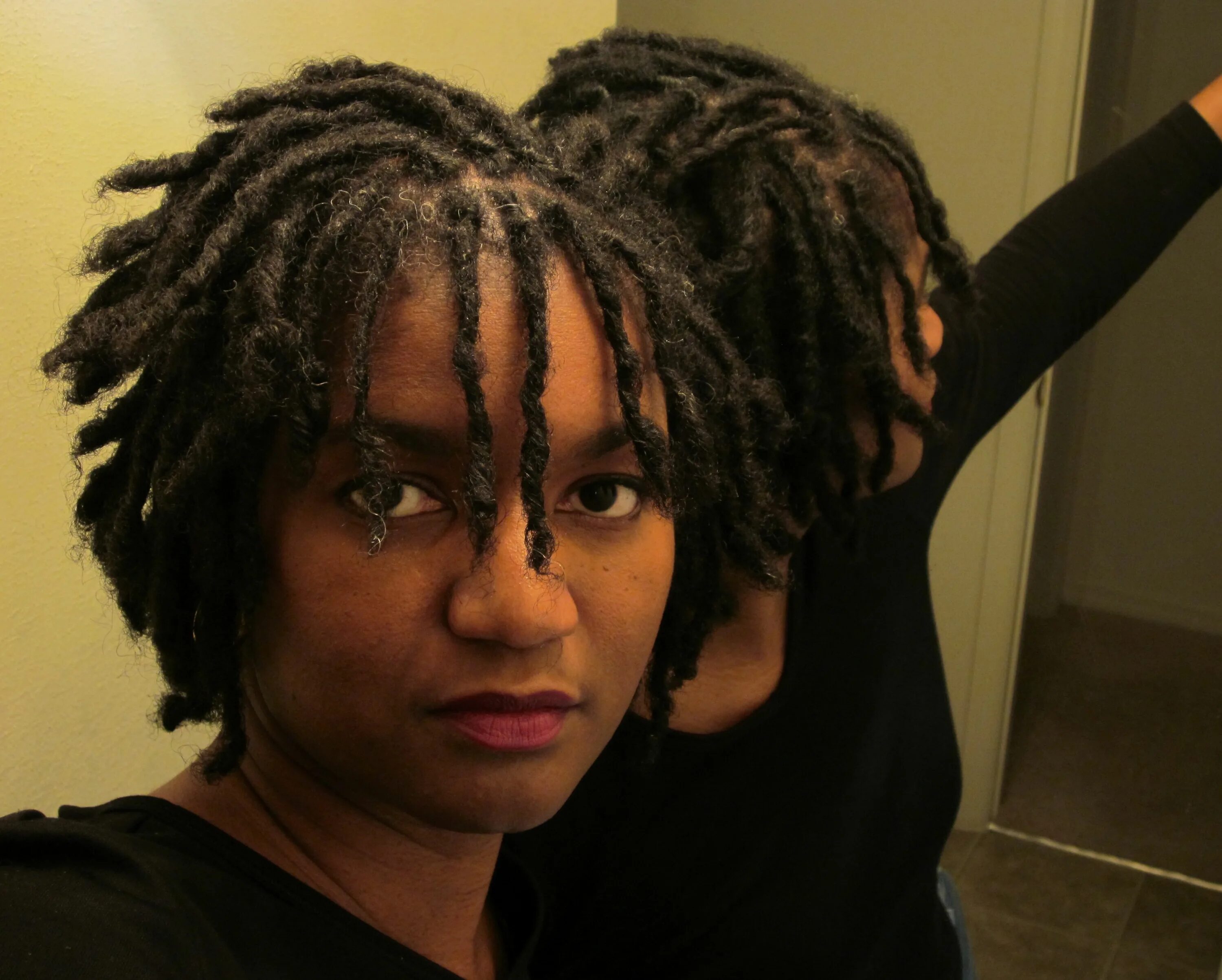 Прическа дреды About Me - Dreadloc Diva Next Door Short locs hairstyles, Locs hairstyles, Natur