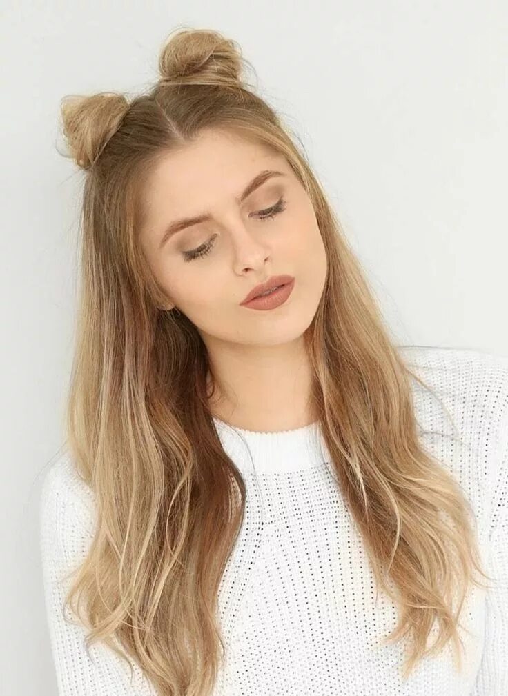 Прическа два хвоста на длинные волосы 20 Photos That Prove Double Bun Hairstyles Can Be Sophisticated Bun hairstyles, 