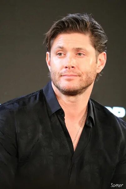 Прическа дженсена эклза 2024 #JibCon11 Сольная панель Дженсена. Tags: #ДженсенЭклз " #JensenAckles " #Сверхъе