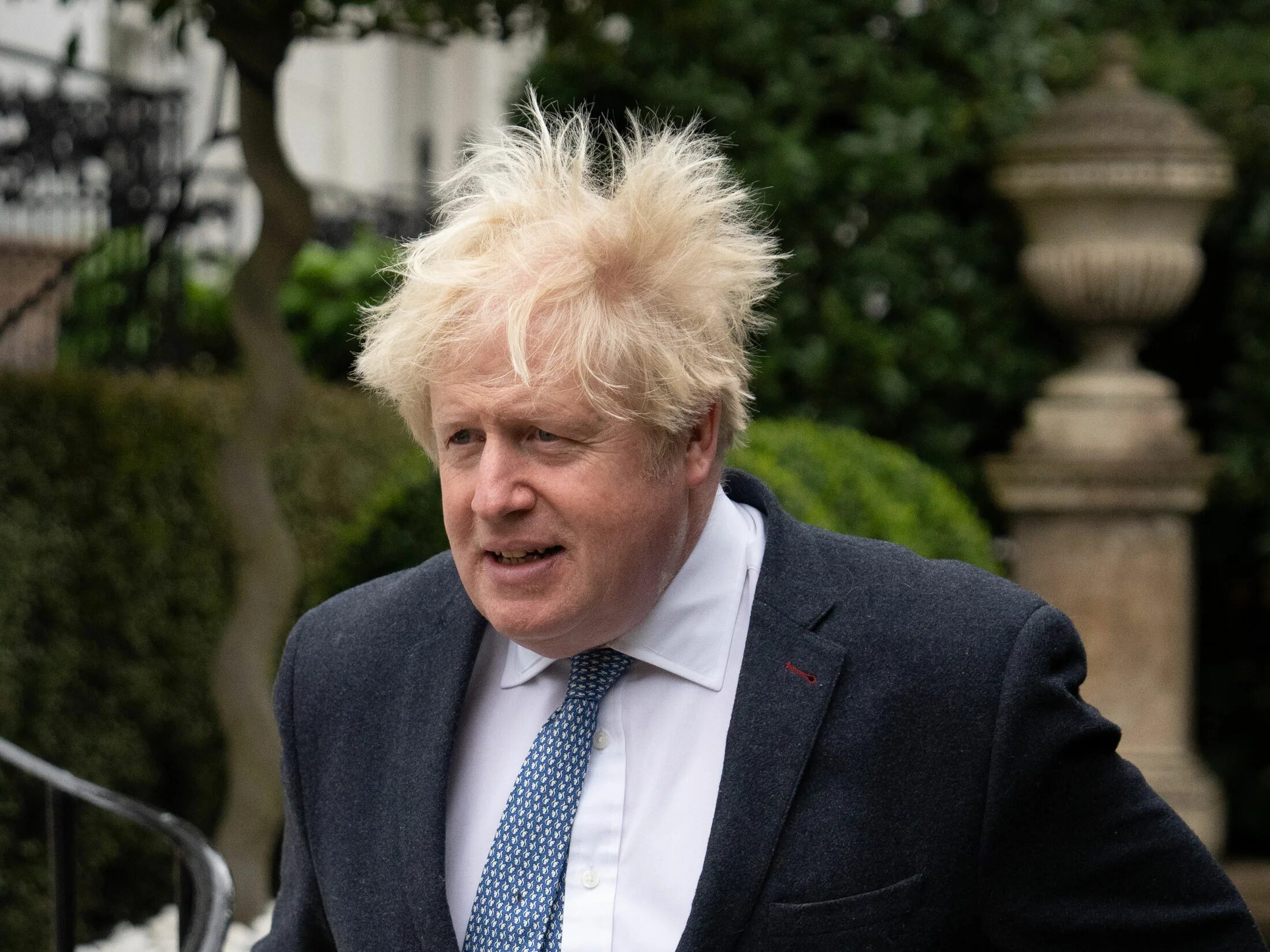 Прическа джонсона фото Boris Johnson Promises 'Unvarnished Views' in New Job at GB News - Bloomberg