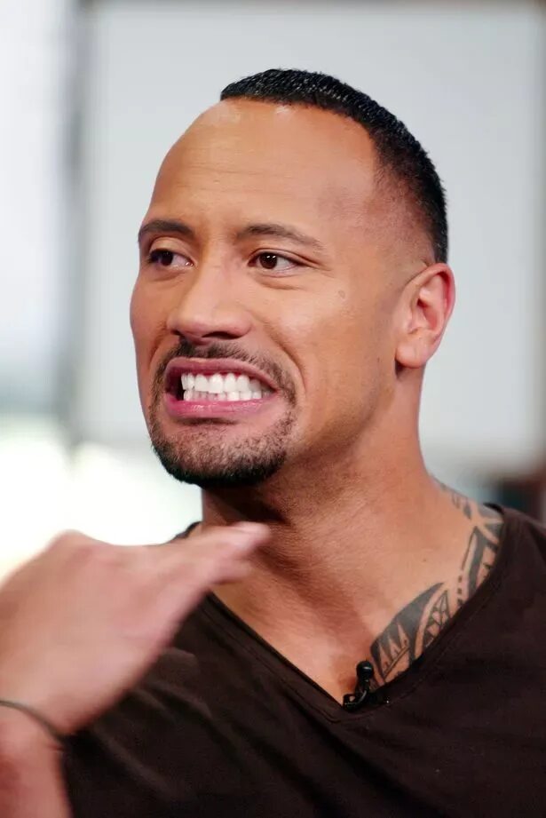 Прическа джонсона фото Dwayne Johnson's rags to riches story - crime, eviction and fame - Irish Mirror 