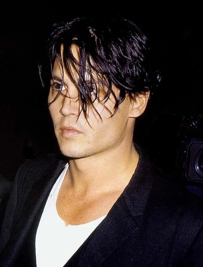 Прическа эффект мокрых волос мужская Pin by Barbara Soukup-Mason on JOHNNY DEPP beautiful man Young johnny depp, John