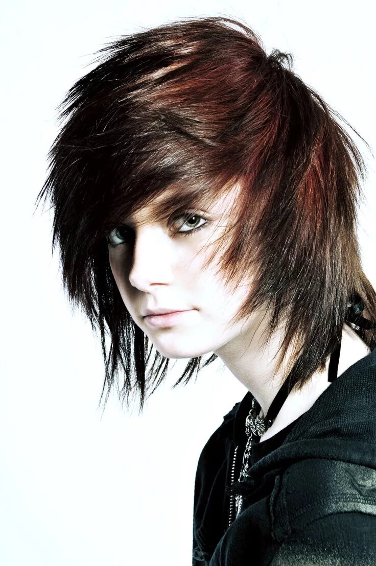 Прическа эмо emo guy hair brown black end Emo hairstyles for guys, Emo haircuts, Emo hair