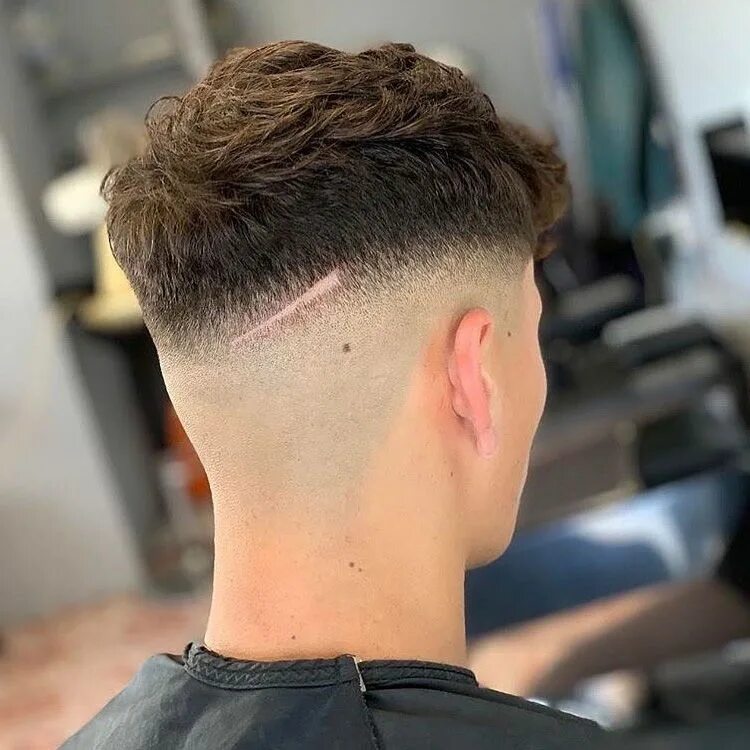 Прическа fade The Best Skin Fade Haircut for Men. Find more Incredible haircuts at barbarianst