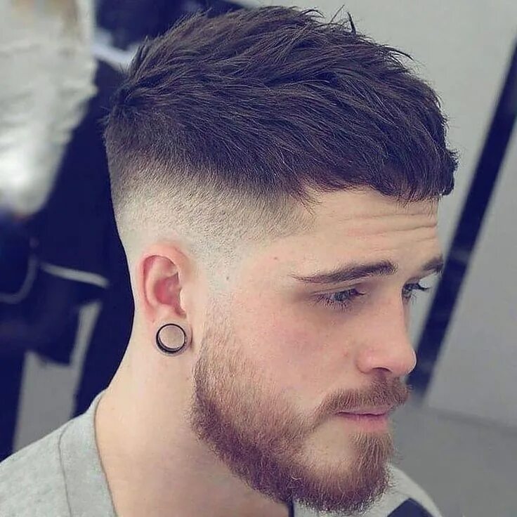 Прическа фейд фото The Low Fade Men's Haircut: A Trending Style For 2023 Mens haircuts short, Fade 