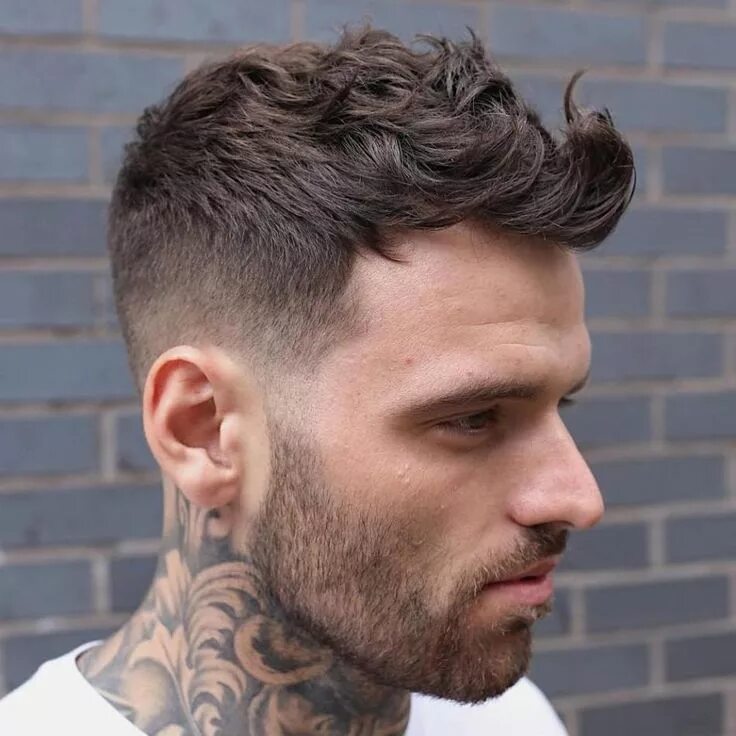 Прическа фейд мужская фото Taper Cut With Curly Top Wavy hair men, Haircuts for receding hairline, Hairstyl