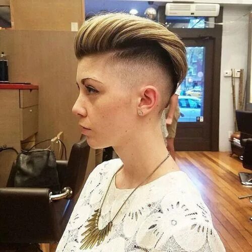 Прическа фейд женская faded style (avec images) Coupe de cheveux courte, Coupe de cheveux, Coupe court