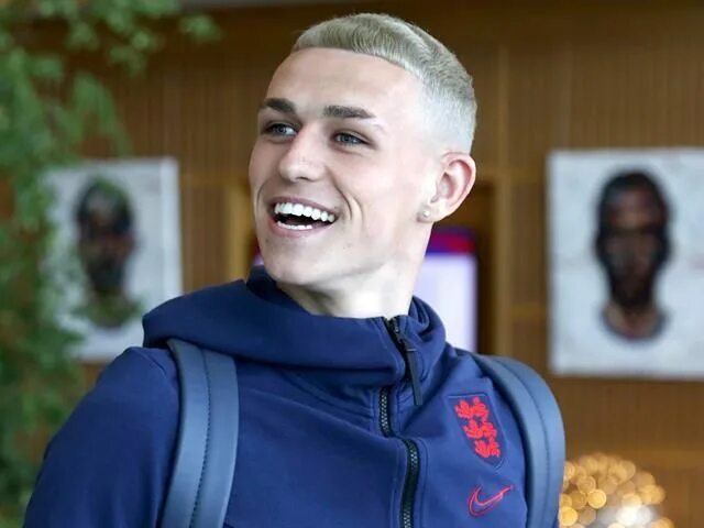 Прическа фила фодена 2024 Phil Foden hopes to 'bring a bit of Gazza' to Euro 2020 after haircut draws comp