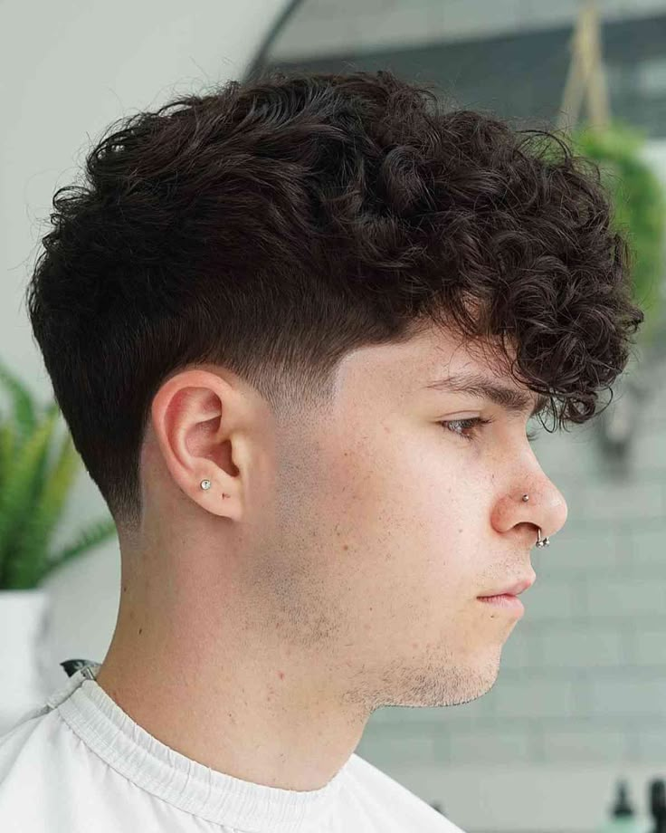 Прическа fluffy fringe мужская 30 Trendy Bald Fade Haircut Ideas for Men Right Now Low taper fade haircut, Tape