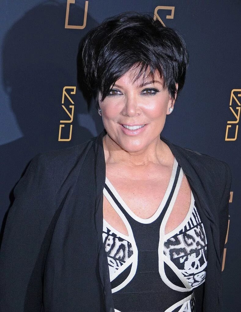 Прическа французский выщип фото Kris Jenner Layered Razor Cut Kris jenner haircut, Jenner hair, Razored haircuts