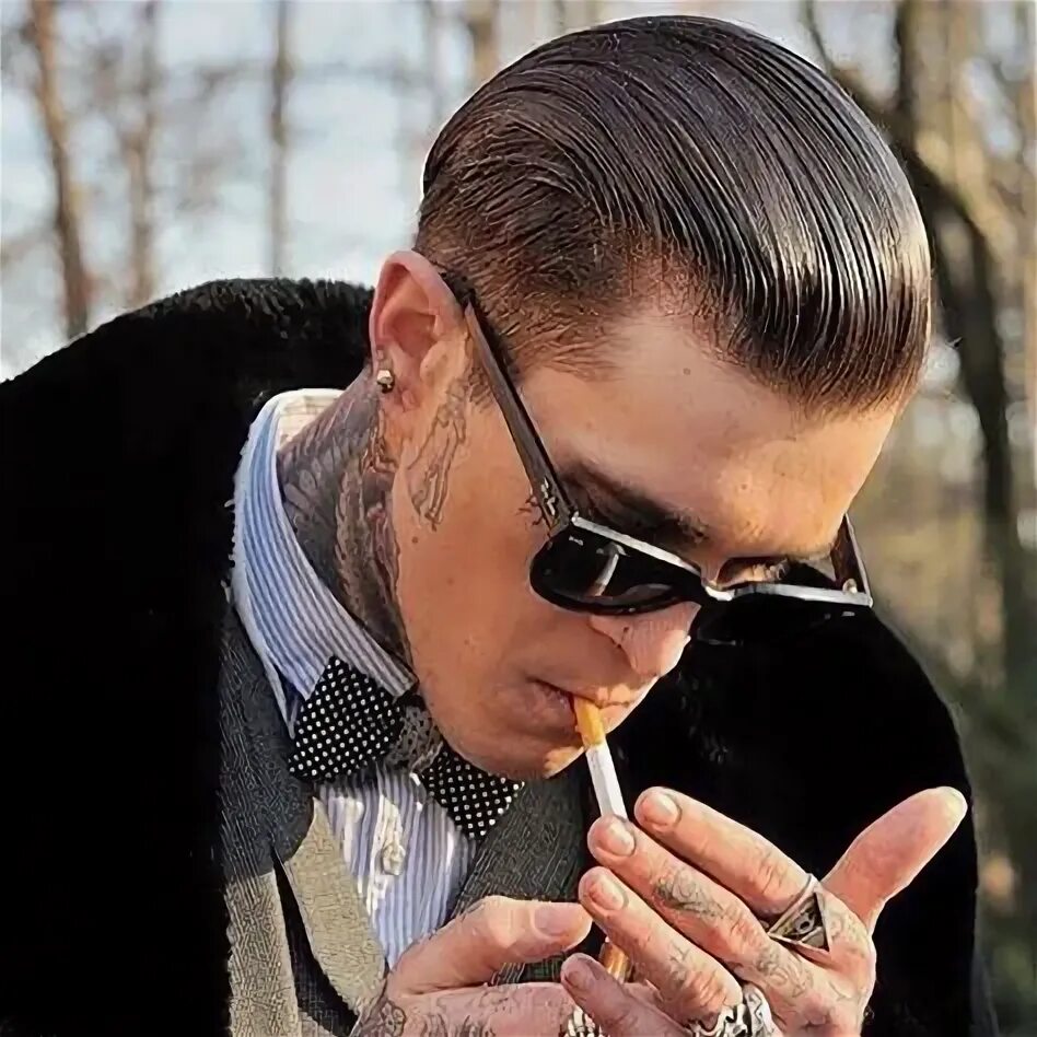 Прическа гангстера мужская Trendy Slicked Back Undercut Hairstyles for Men