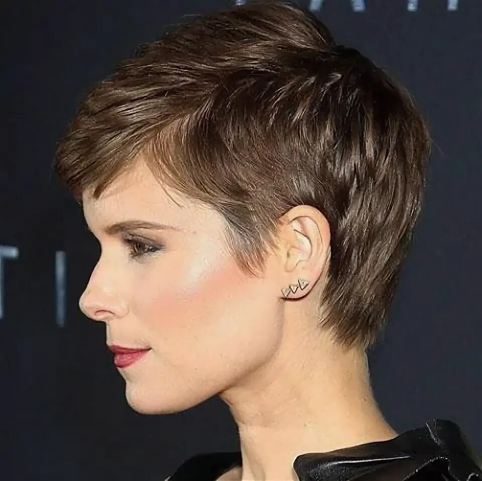 Прическа гарсон на средние волосы Kate Mara! Short hair cuts, Long hair styles, Short hair styles pixie