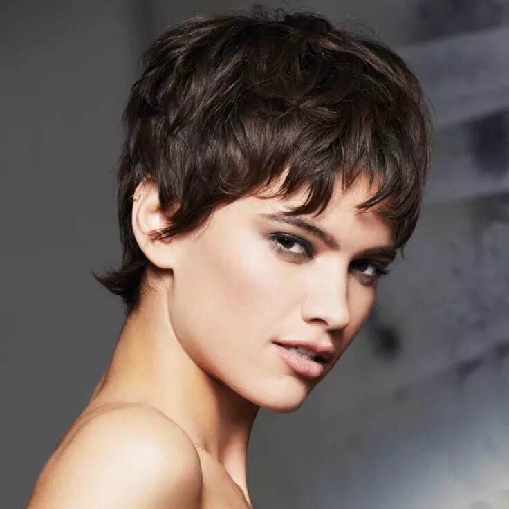 Прическа гарсон женская фото на короткие Coupe et coiffure cheveux courts Franck Provost - Automne-hiver 2017-2018. Coupe