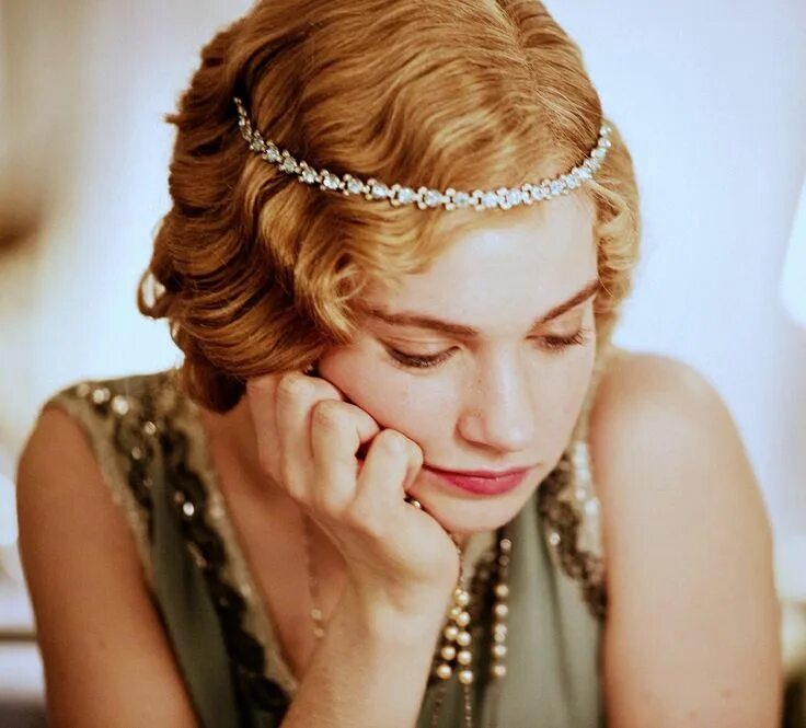 Прическа гэтсби на длинные волосы Lady Rose. What could she be thinking? Downton Abbey.