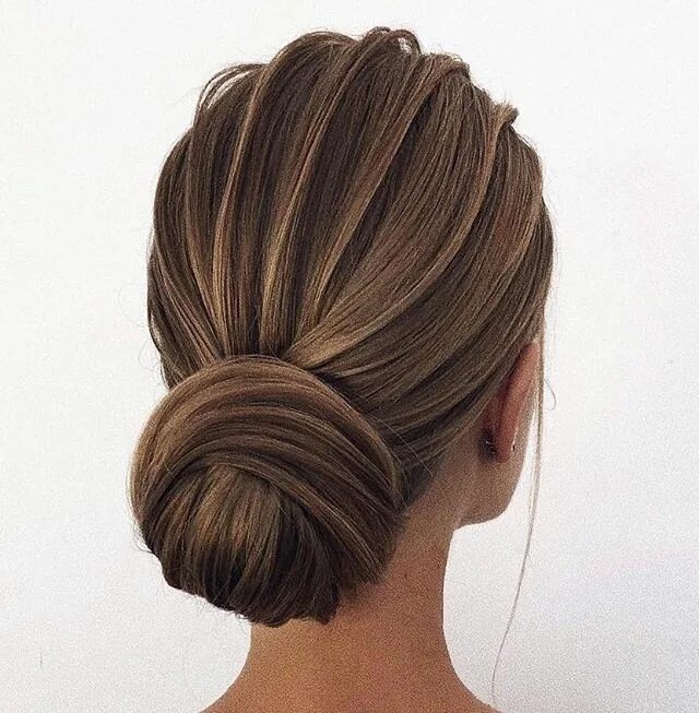 Прическа гладкий пучок на средние волосы Hairdreams ® (@hairdreamsusa) * Instagram photos and videos Wedding bun hairstyl