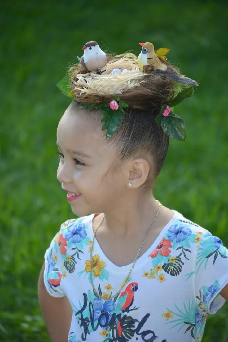 Прическа гнездо Bird's Nest for a crazy Hair Day at school.... Crazy hair days, Crazy hair, Wack