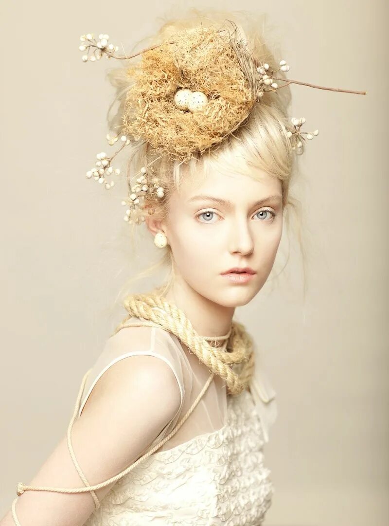 Прическа гнездо женская Surreal Dreams Jeanne Johnston by Rus Anson for Youth Vision June 2011 Fashion p