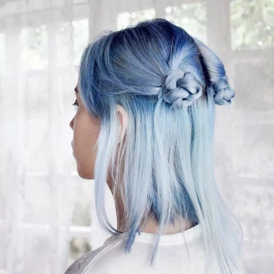 Прическа голубые волосы #VPInspiration Amazing hair color match Poseidon, Periwinkle ＋ Sterling Totally 