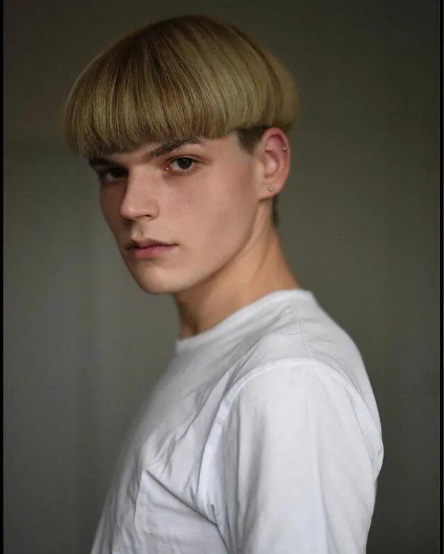 Прическа горшок 2024 Pin en Bowlcut Mushroomcut Pageboy Undercut Cortes de cabello masculino, Cortes 