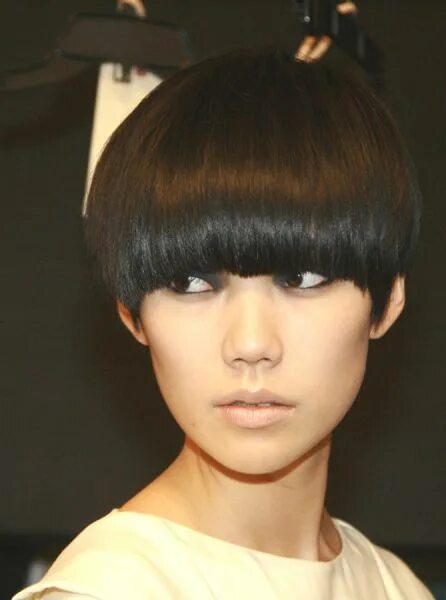 Прическа горшок женская фото Hair like Peggy Moffitt Girl short hair, Short hair styles, Hair inspiration