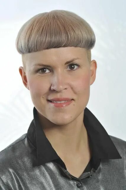 Прическа горшок женская фото Pin by Lucas Pisano on Cuts Ugly hair, Hair cuts, Mushroom haircut