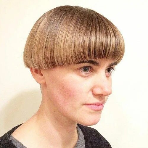 Прическа горшок женская фото 8 Best New Mushroom Haircut For You - PickHairstyle Bowl cut, Mushroom haircut, 