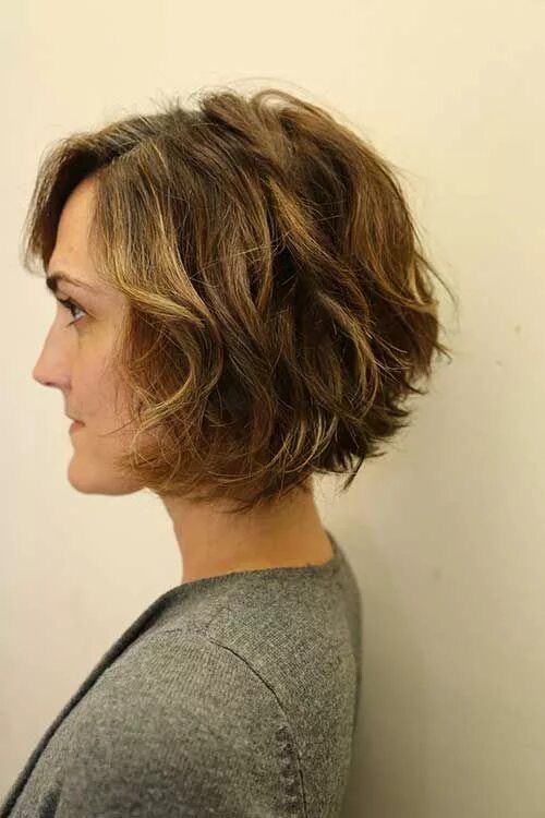 Прическа градуированное каре кучерявая 40 Brilliant Ways to Style Wavy Bob In 2024 Wavy bob haircuts, Wavy bob hairstyl