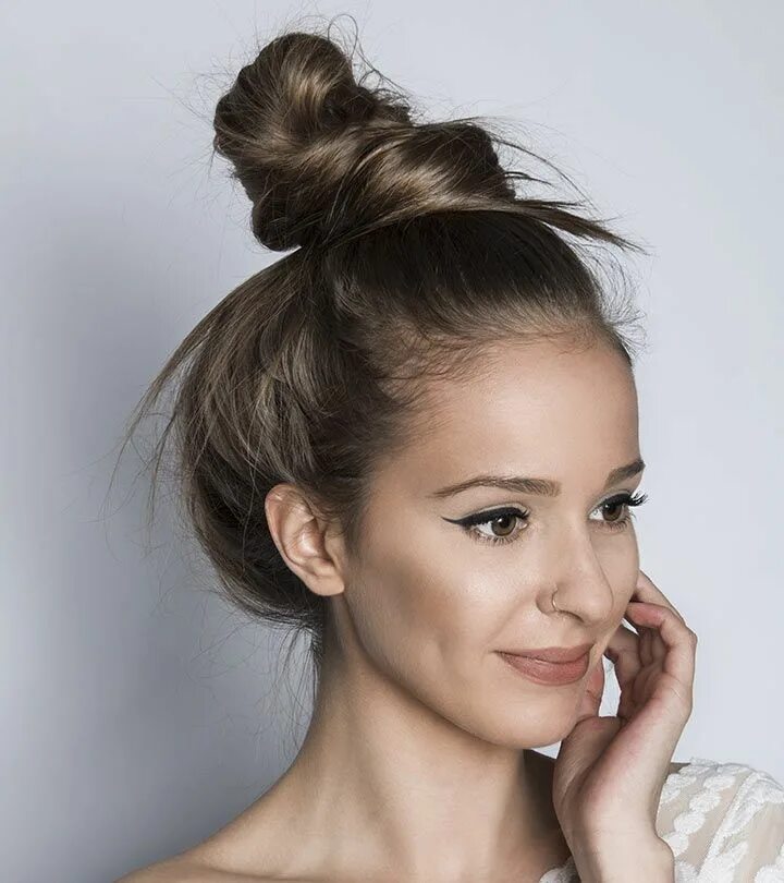 Прическа гулька на голове женская Bun Hairstyles - How-Tos & Tips And Tricks StyleCraze Long hair styles, Easy mes