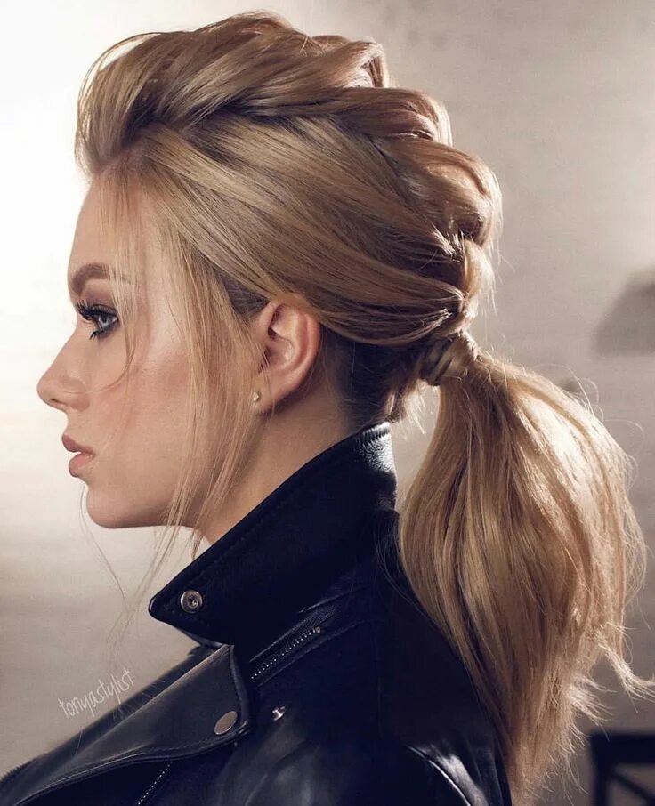 Прическа хвост на средние волосы Pin by Melissa Bryant on Beautiful Hair High ponytail hairstyles, Low ponytail h