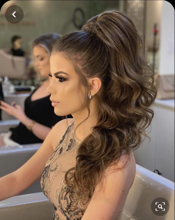 Прическа хвост на средние волосы с кудрями Pin by Natalielunt on hair styles for prom 2020 Pageant hair, Ponytail hairstyle