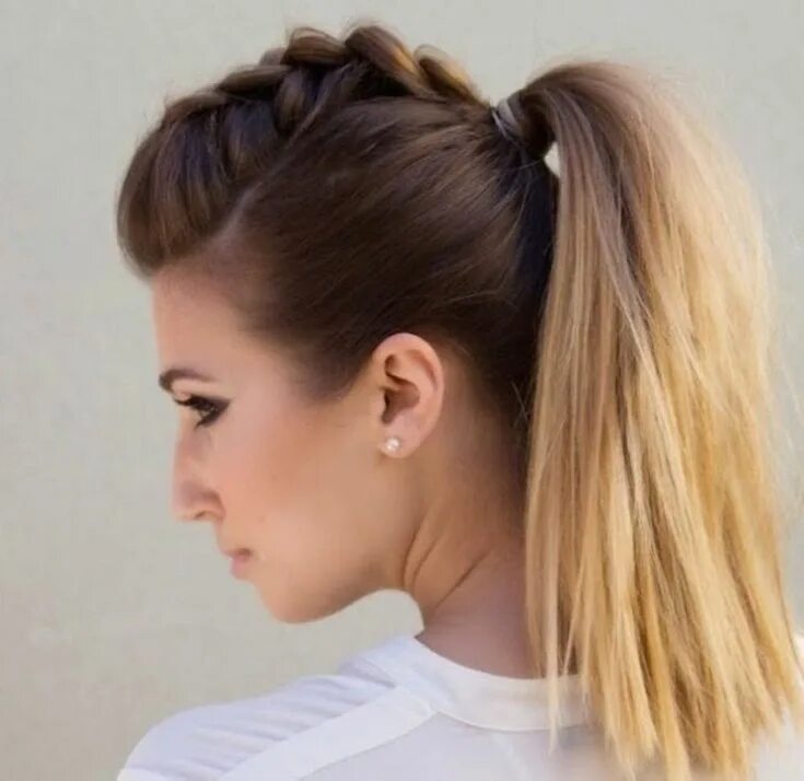 Прическа хвост на среднюю длину 13 Seriously Pretty Ways to Rock a Faux Hawk Faux hawk ponytail, Faux hawk hairs