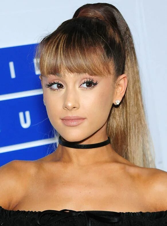 Прическа хвост с челкой фото 10 ESTILOS DE FRANJAS PARA SE INSPIRAR Ariana grande hair, Ariana grande ponytai