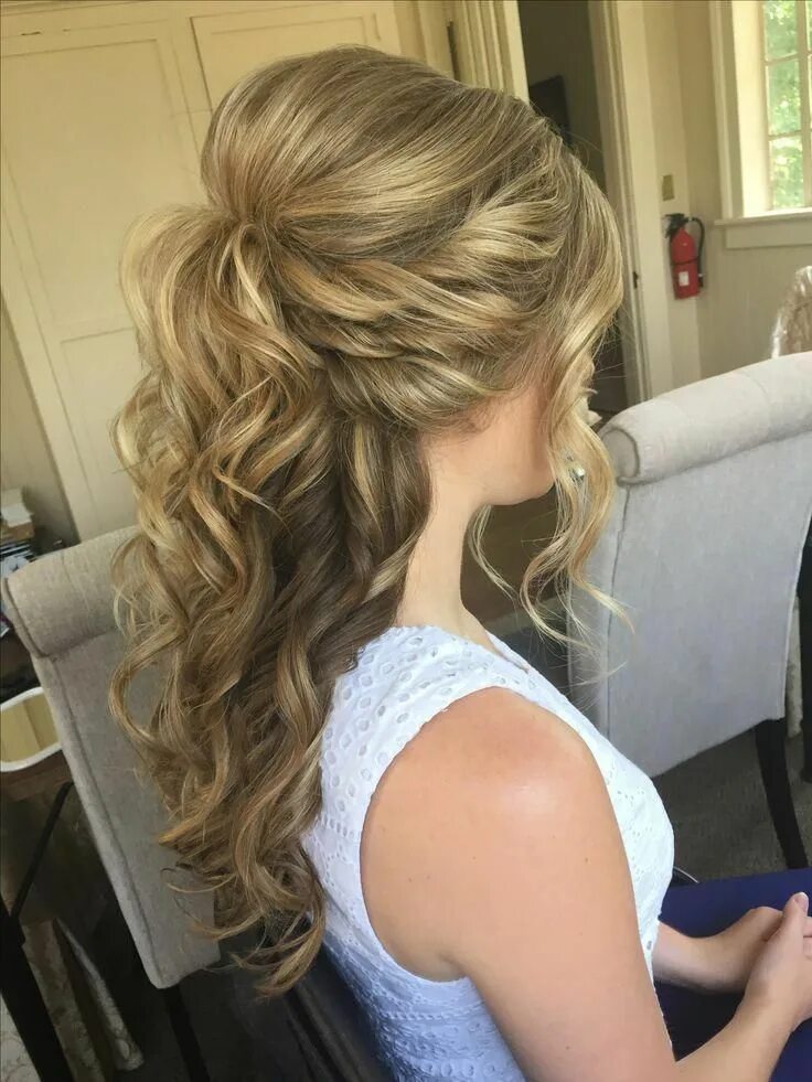 Прическа хвост с локонами на средние The 16 Most Popular Hairstyles on Pinterest Right Now Long hair styles, Wedding 