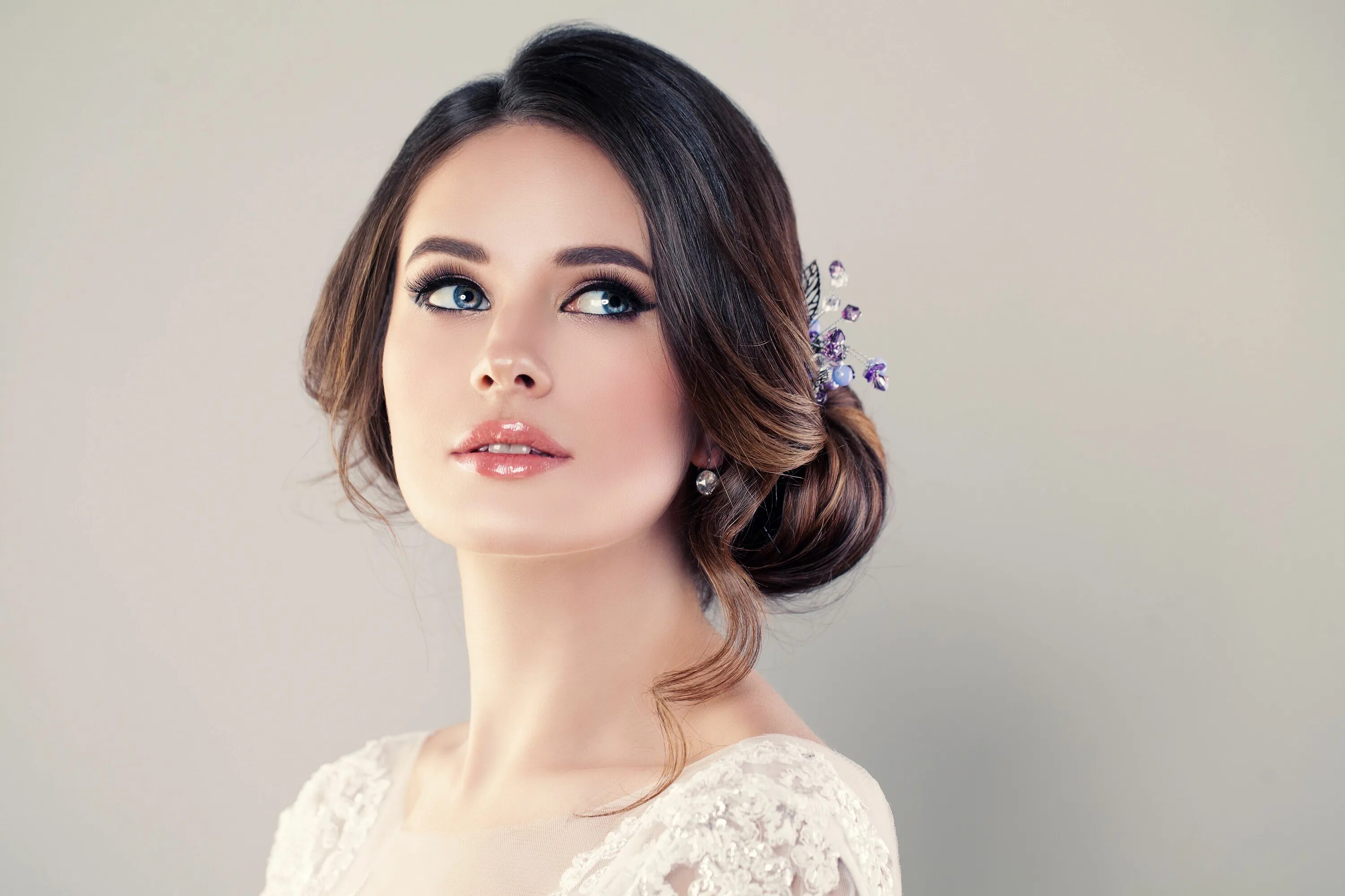 Прическа и макияж образы фото Pin on عروس Bride Square face hairstyles, Cool hairstyles, Chic hairstyles