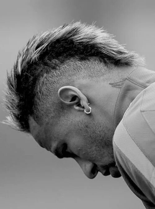 Прическа ирокез короткий Immagine di neymar Mohawk hairstyles men, Neymar jr hairstyle, Hairstyle neymar