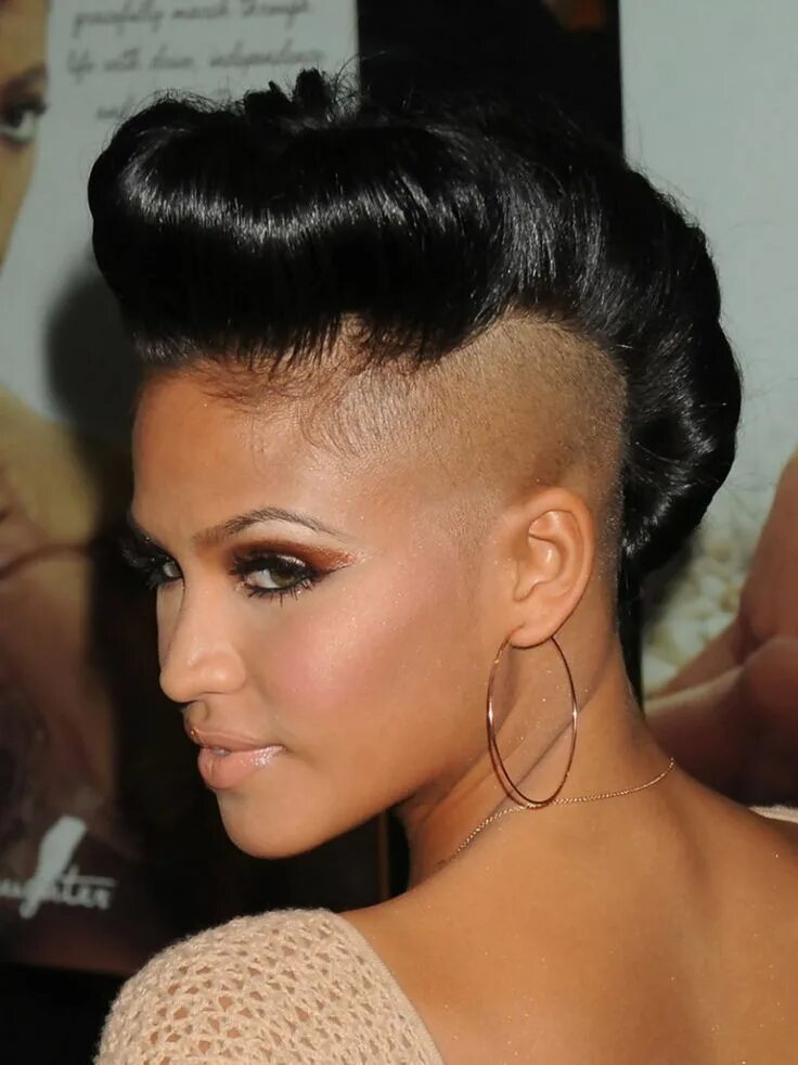 Прическа ирокез на длинные волосы Black Short Mohawk Hairstyles for Black Women Mohawk hairstyles for women, Braid