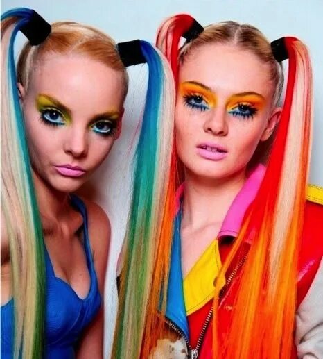 Прическа из 90 х женская на вечеринку Rainbow pigtails Funky hairstyles, Rave hair, Multicolored hair