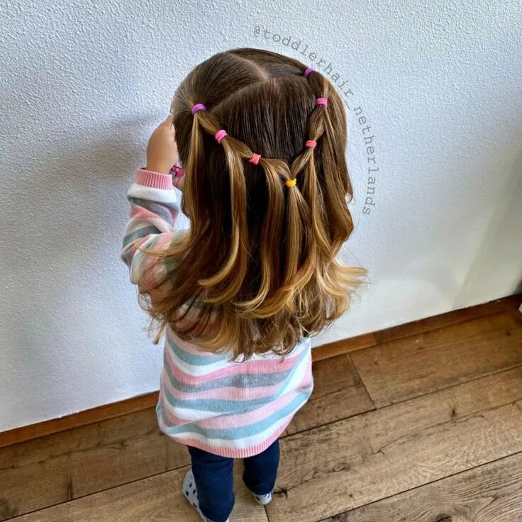 Прическа из хвостиков с резинками для девочек Alix’s Hairstyles on Instagram: "I made this quick and easy elastic waterfall st