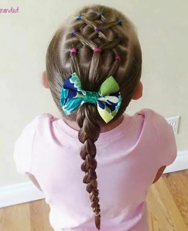 Прическа из резинок для девочек в садик Trenzas divertidas para tu pequeña - Padres e Hijos Hair styles, Girly hairstyle