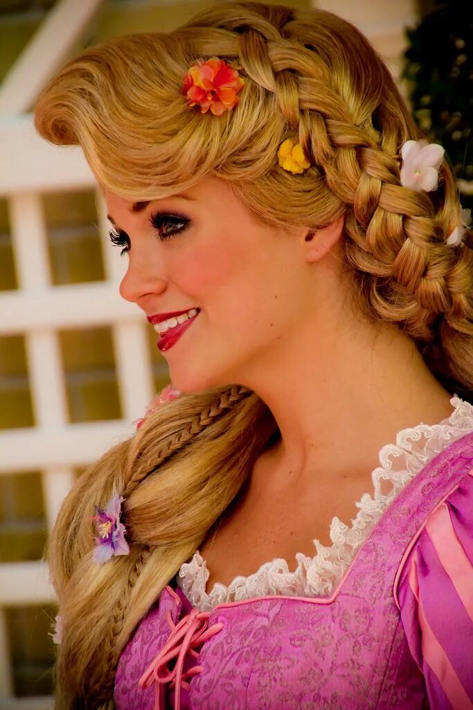 Прическа как у принцессы для девочки disney world pictures Disney princess cosplay, Disney world pictures, Disney pri