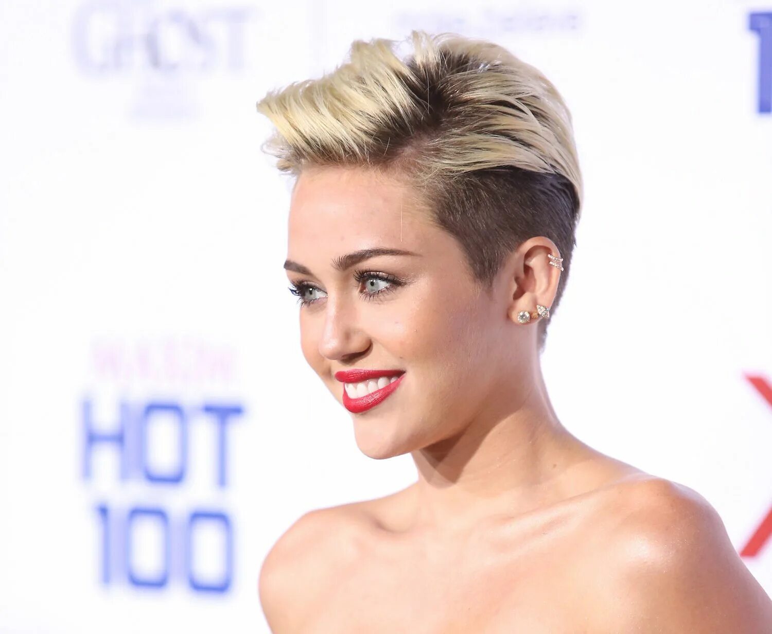 Прическа канадка женская Take a Look at Miley Cyrus' 3 Best Short Hair Moments (Before She Grows It Out A