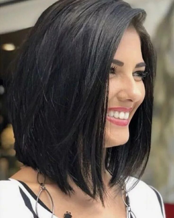 Прическа каре без удлинения Pin by Ley L on Hair style Thick hair styles, Long bob hairstyles, Medium length