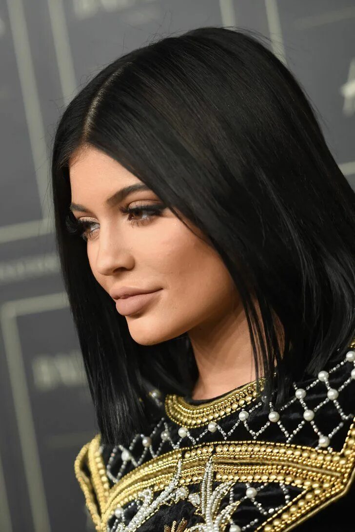 Прическа каре брюнетки Kylie Jenner Hairstyles All Things Style Hair color for black hair, Celebrity sh