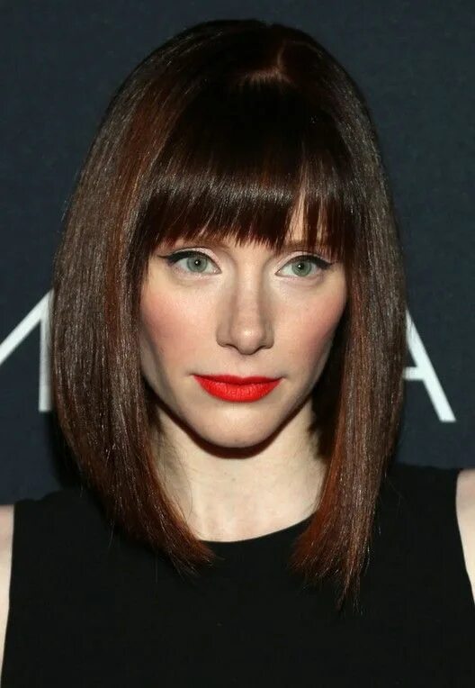 Прическа каре до плеч с челкой asymmetrical bob with bangs - Google Search Bob hairstyles with bangs, Bob hairc