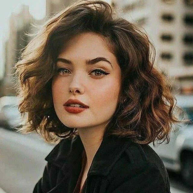 Прическа каре кудри фото Pin on hair Thick hair styles, Short hair styles, Bob hairstyles for thick