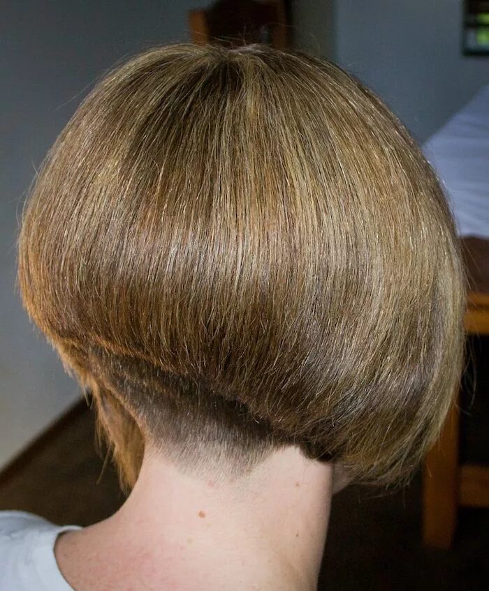 Прическа каре на ножке ▷ 1001+ idées Carré plongeant nuque rasée - le style dans le cou Bob hairstyles,