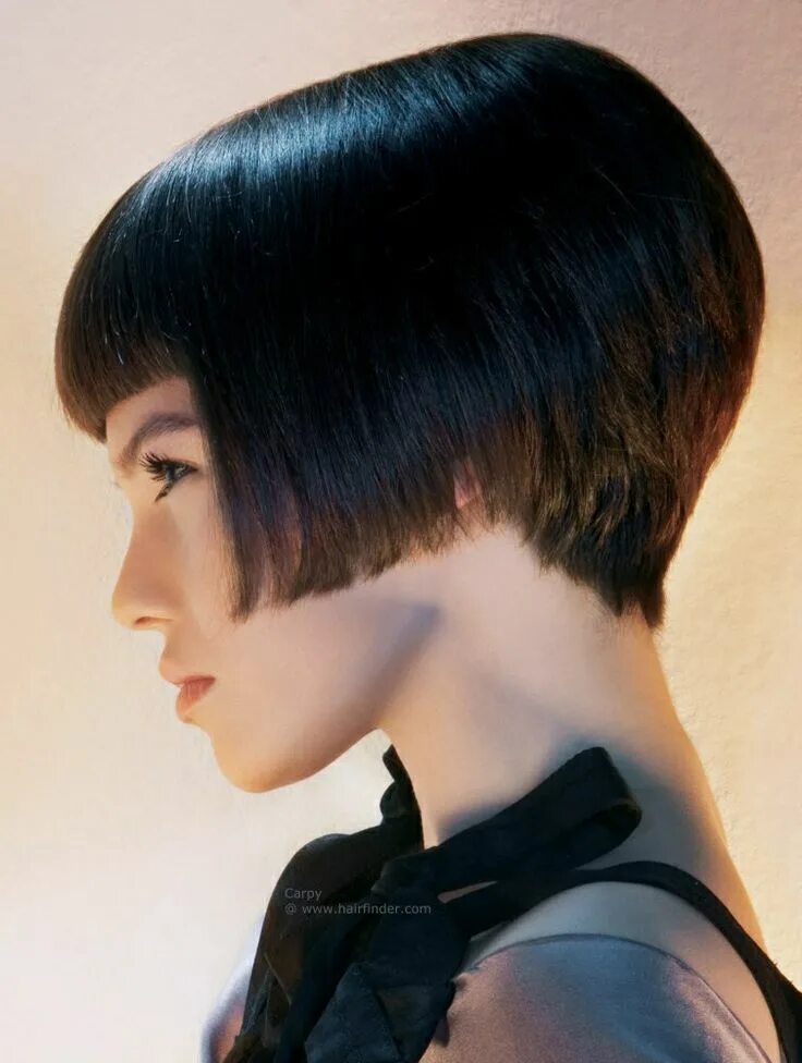 Прическа каре на ножке фото Pin on Haircuts Short bob hairstyles, Straight hairstyles, Short hair styles